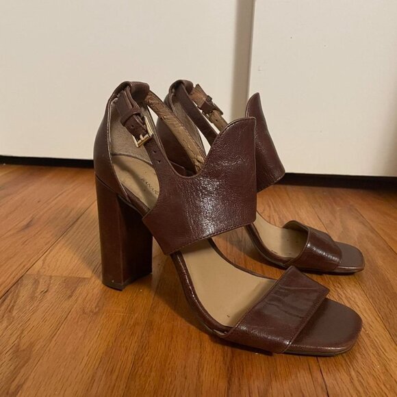 Banana Republic brown leather block heel sandals... - Picture 2 of 8